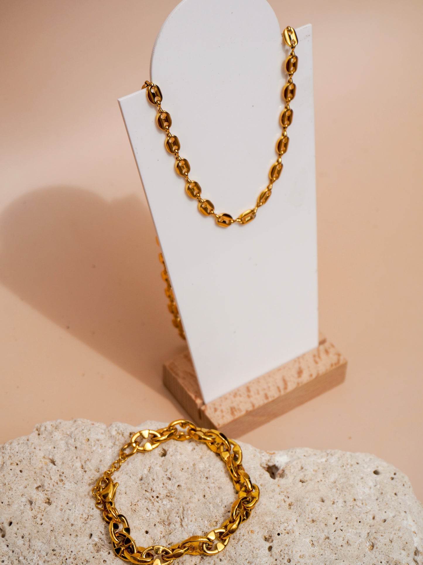 Chic chain bracelet
