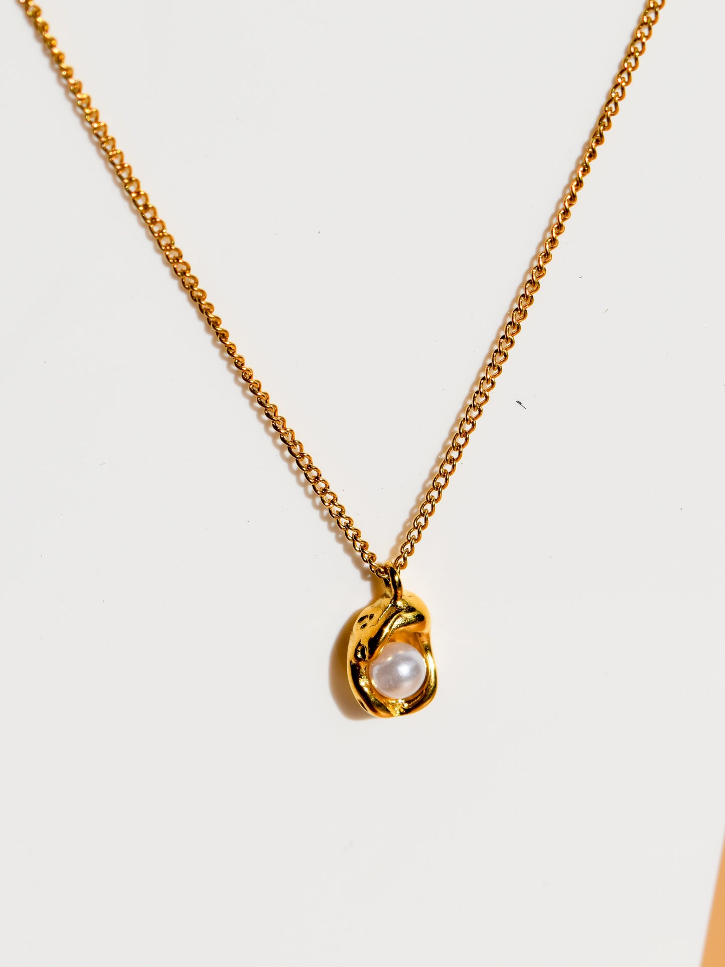 Eden pearl necklace
