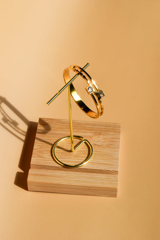 Eternal bangle
