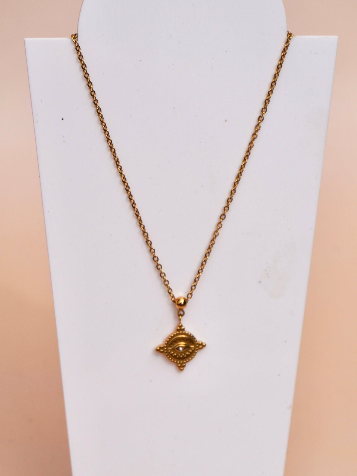 Eye necklace