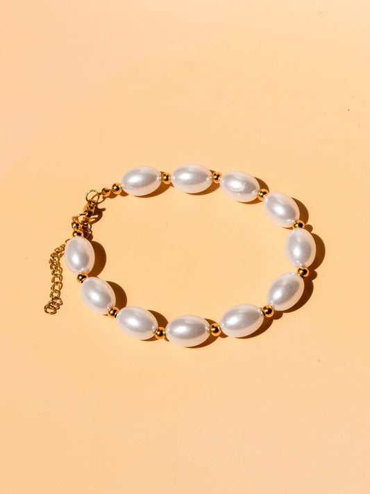 Oval pearl bracelet